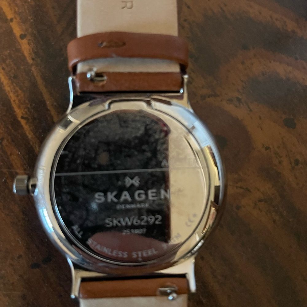 Skagen Silver Signatur Three-Hand Luggage Brown Leather Watch - Picture 4 of 6